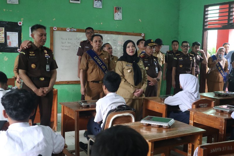 Eva Dwiana dan Kajati Lampung Pantau Program Makan Bergizi Gratis, Pastikan Kualitas Makanan Terjaga