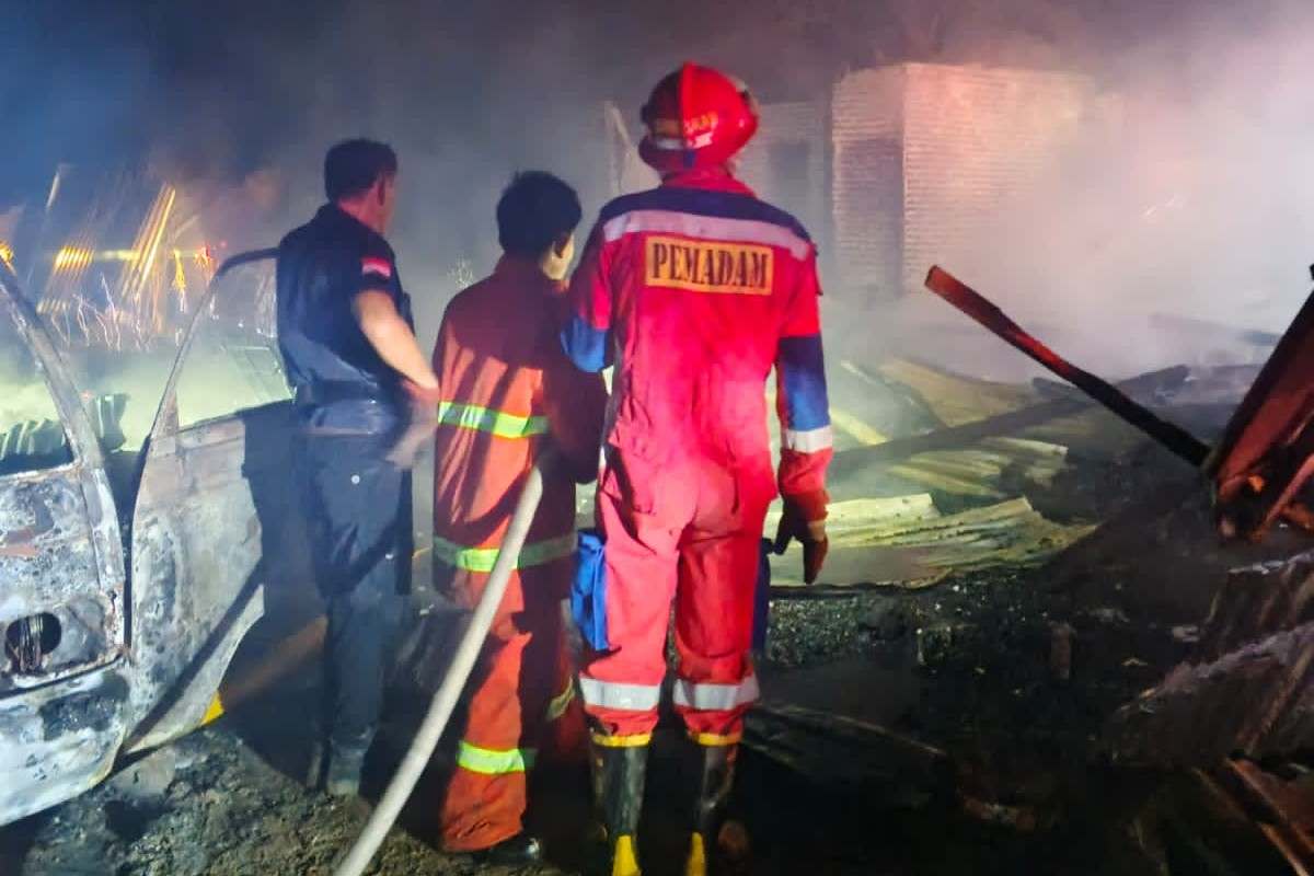 Kebakaran Way Jambu Sebabkan Kerugian Rp400 Juta, Diduga Berasal dari Lilin