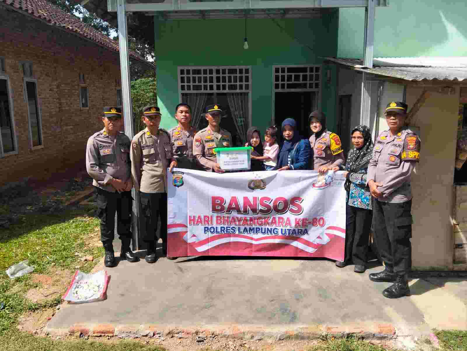 Sambut Hari Bhayangkara Ke-80, Polres Lampung Utara Salurkan 20 Paket Bansos