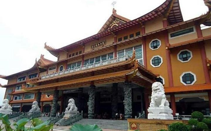 Maha Vihara Maitreya, Destinasi Wisata Rohani Ikonik di Kota Medan