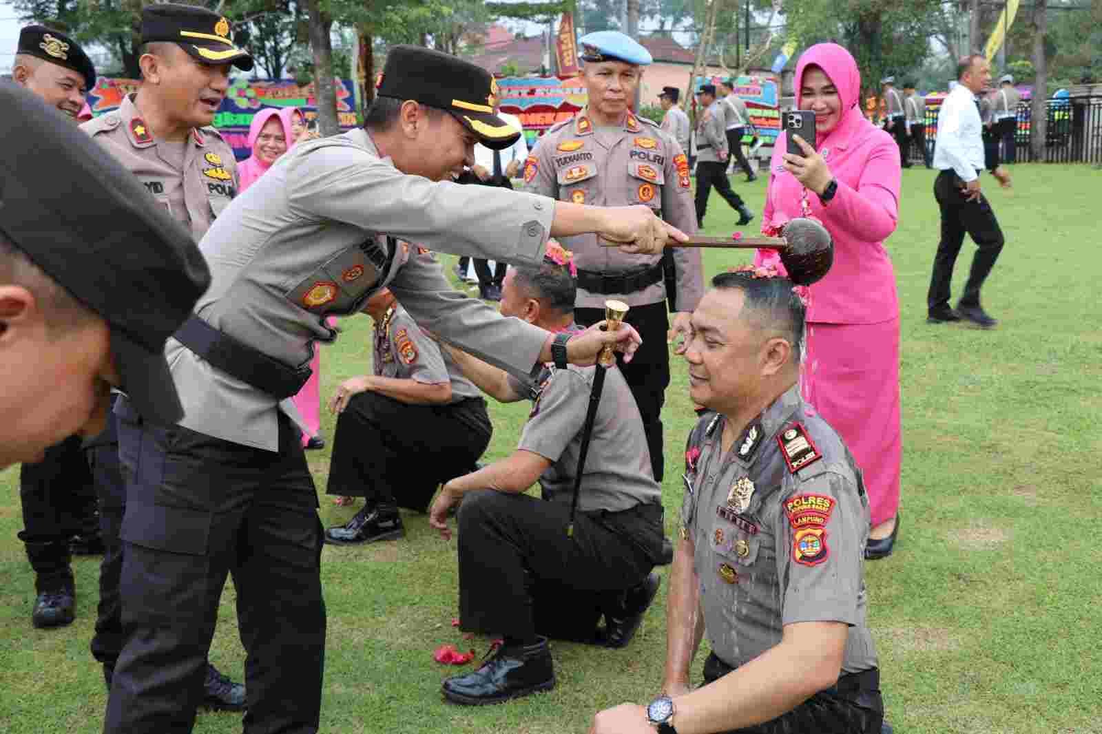 23 Personel Polres Lampung Barat Resmi Naik Pangkat, Tiga Perwira Sandang Pangkat Baru