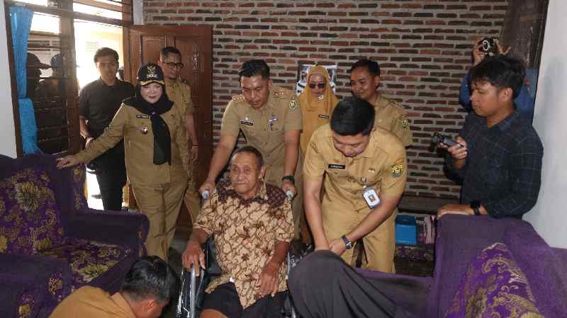Pemkot Bandar Lampung Salurkan 292 Alat Bantu untuk Lansia dan Penyandang Disabilitas