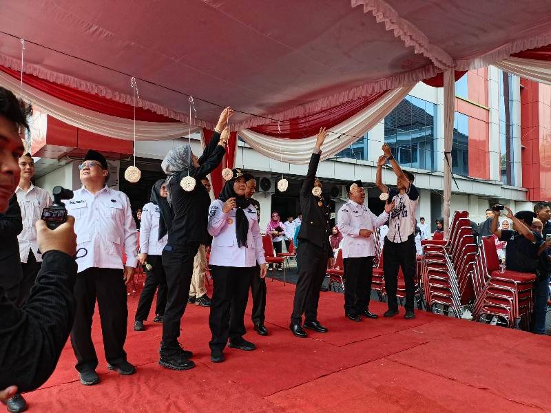 Bunda Eva Tekankan Kebersamaan dalam Lomba Tradisional HUT RI di Pemkot Bandar Lampung