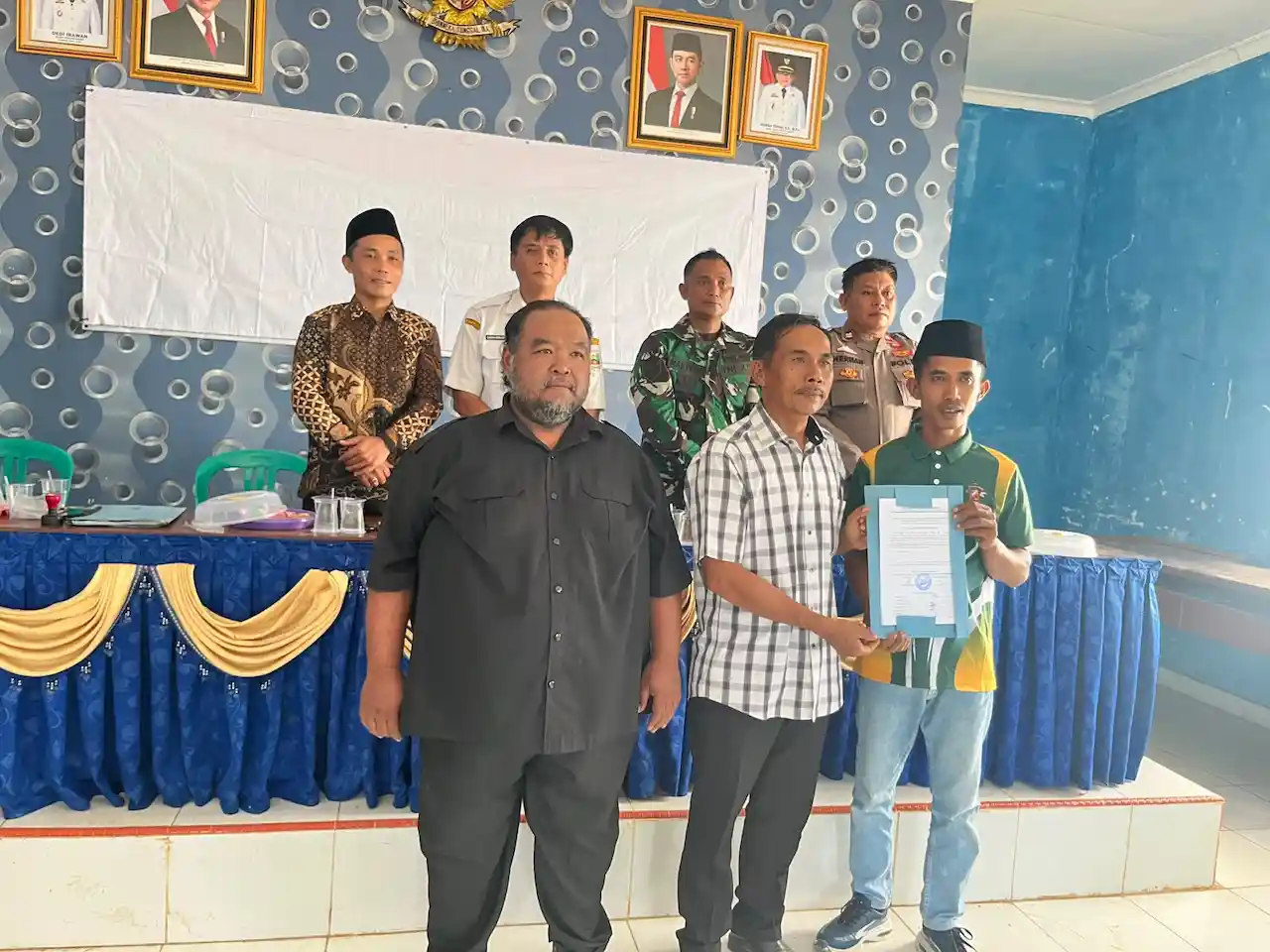 Pemerintah Kecamatan Ngambur telah menetapkan calon peratin di tiga pekon yang akan menyelenggarakan Pilratin.