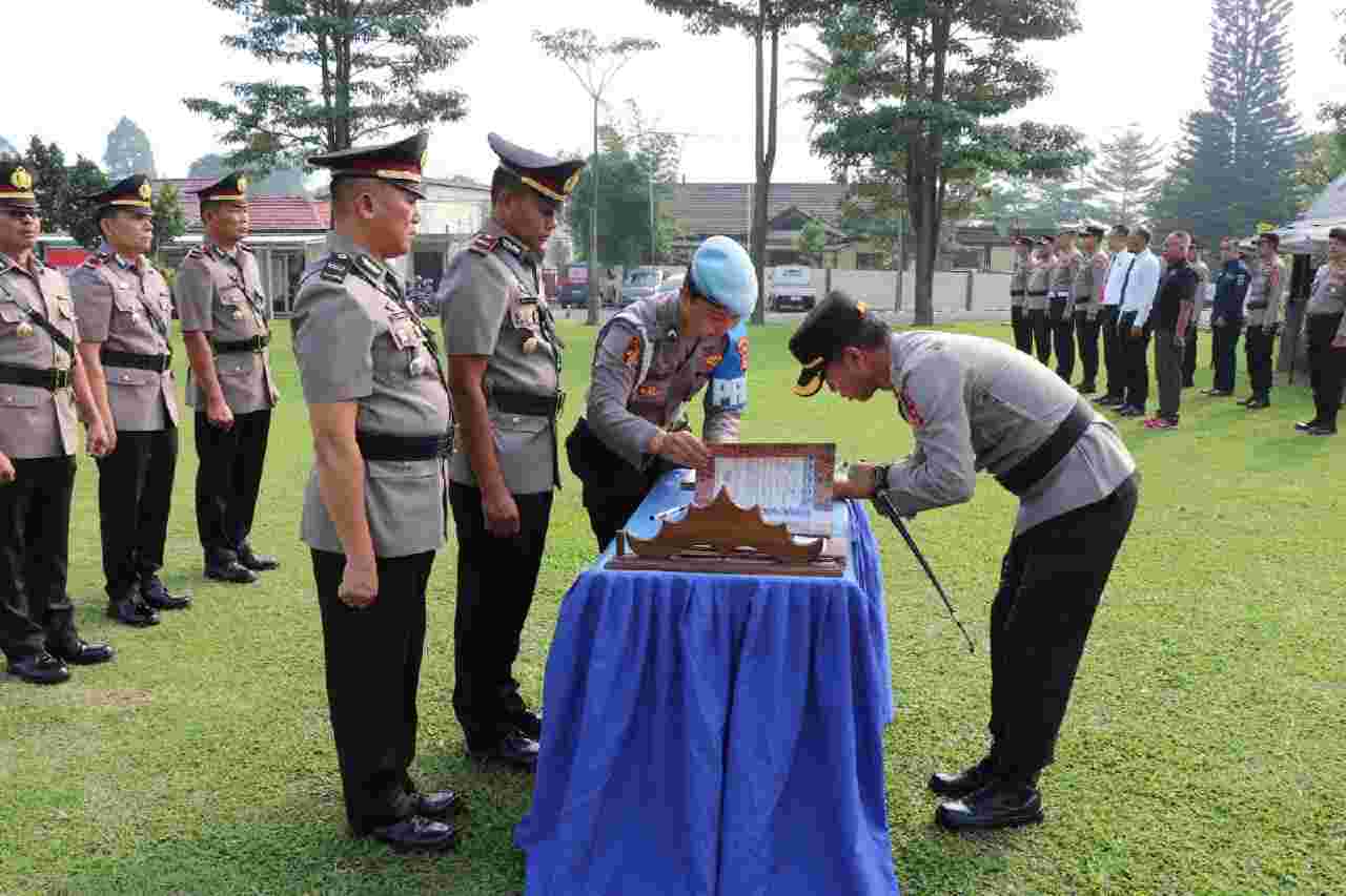 Sejumlah PJU Polres Lambar Berganti, AKBP Samsu Wirman Tekankan Pelayanan Humanis