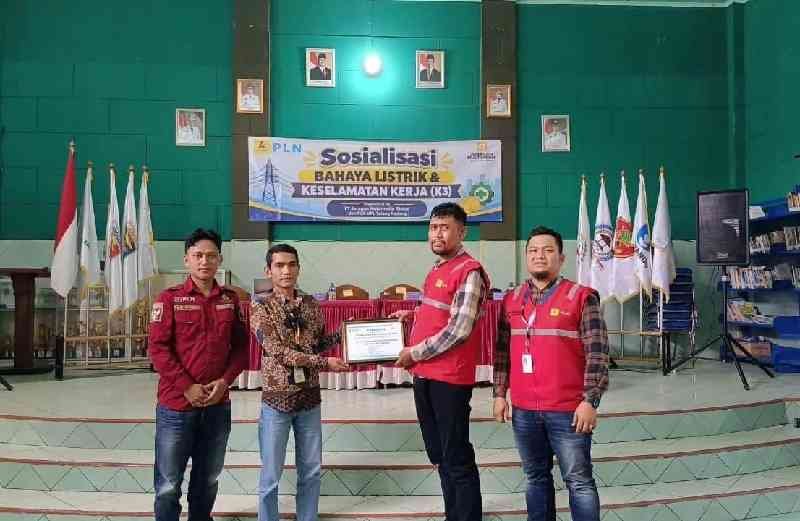 Cegah Kecelakaan Kerja, PLN Pringsewu Sosialisasikan K3 kepada Teknisi Jaringan Internet
