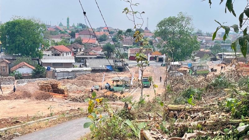 Kaki Gunung Kucing Dikeruk untuk Perumahan, Warga Bandar Lampung Keluhkan Debu dan Khawatir Longsor