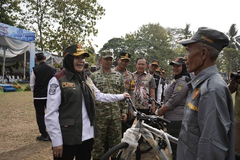 Kemah Bhakti Satya Linmas Resmi Ditutup, Bunda Eva: Tugas ke Depan Akan Jauh Lebih Banyak