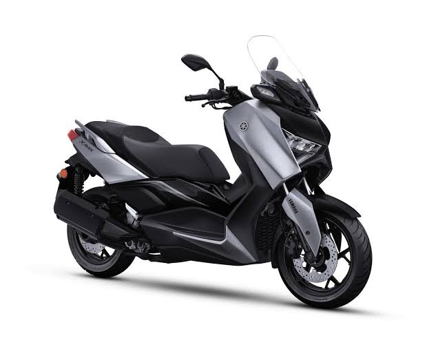 Yamaha XMAX, Maxi Scooter Premium untuk Harian dan Touring