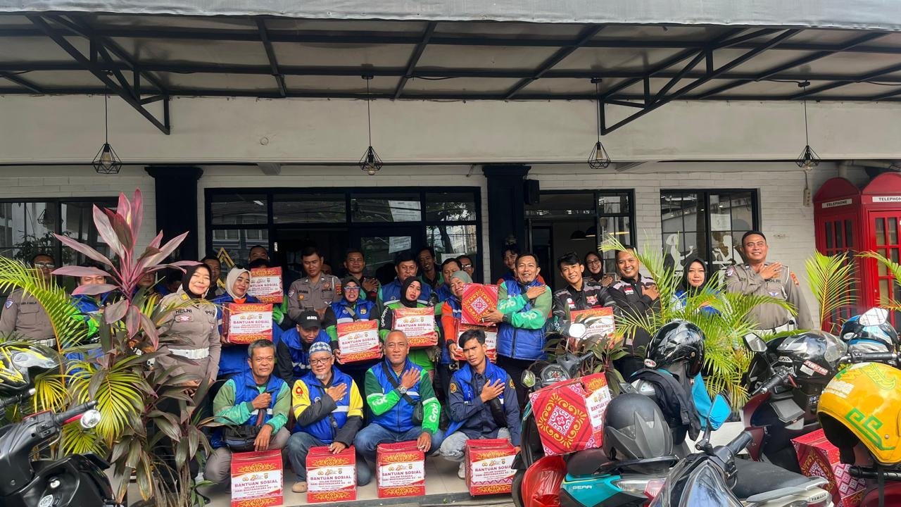 Hari Bhayangkara ke-80, Ditlantas Polda Lampung Edukasi dan Bantu Pengemudi Ojol