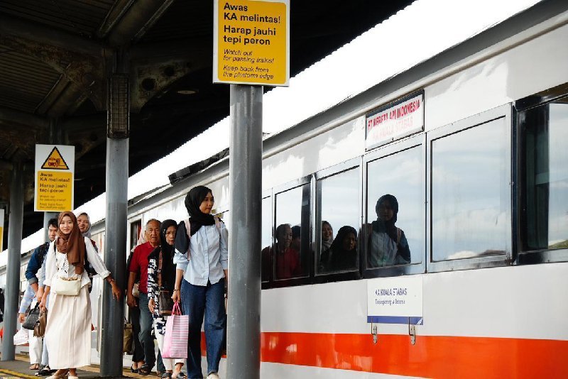 KAI Divre IV Tanjung karang Layani Lebih dari 20 Ribu Penumpang saat Libur Panjang