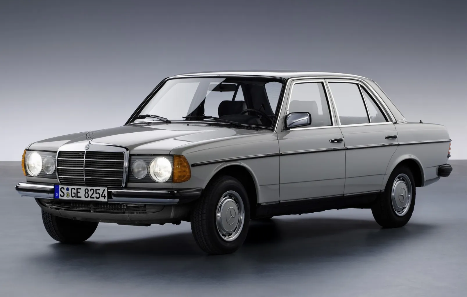 W123: Mobil Mercedes yang Terkenal Awet dan Paling Dicintai Kolektor