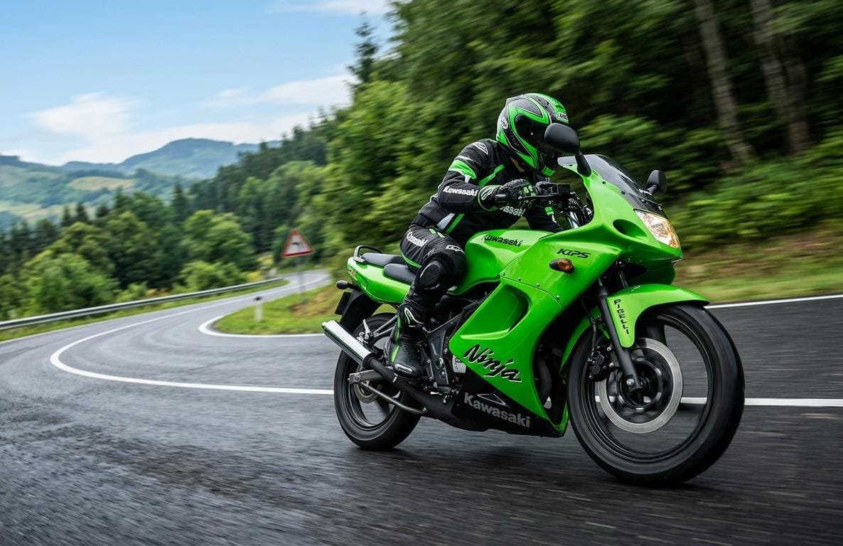 Kawasaki Ninja 150, Ikon Motor Sport Dua Tak yang Melegenda