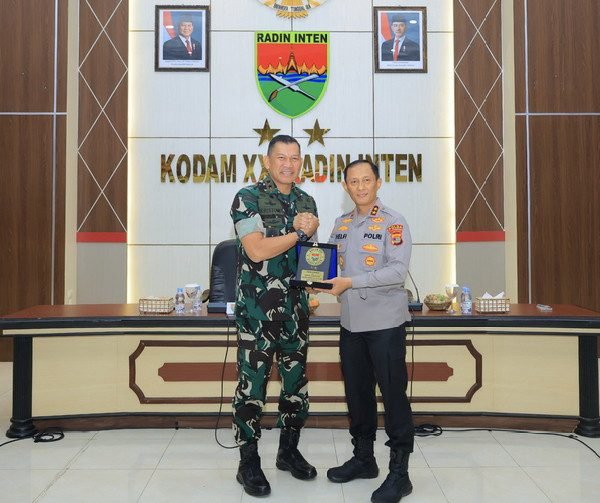 Kapolda Lampung dan Pangdam XXI/Radin Inten Perkuat Sinergi TNI-Polri Jaga Stabilitas Keamanan