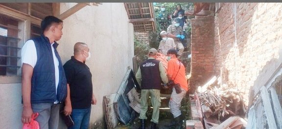 Pria Lansia Ditemukan Meninggal Membusuk di Rumah, Polisi Pastikan Tak Ada Tanda Kekerasan