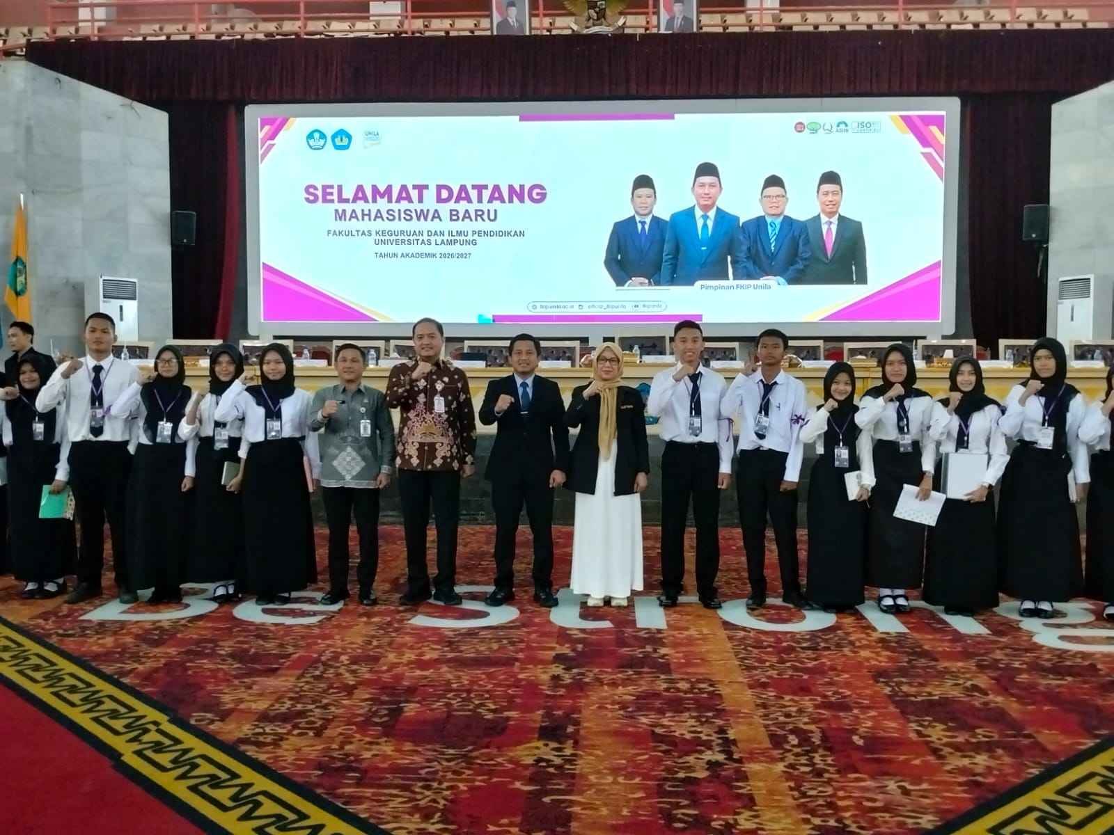 Ribuan Mahasiswa FKIP Unila Ditantang Thomas Amirico Ubah Mutu Pendidikan Lampung