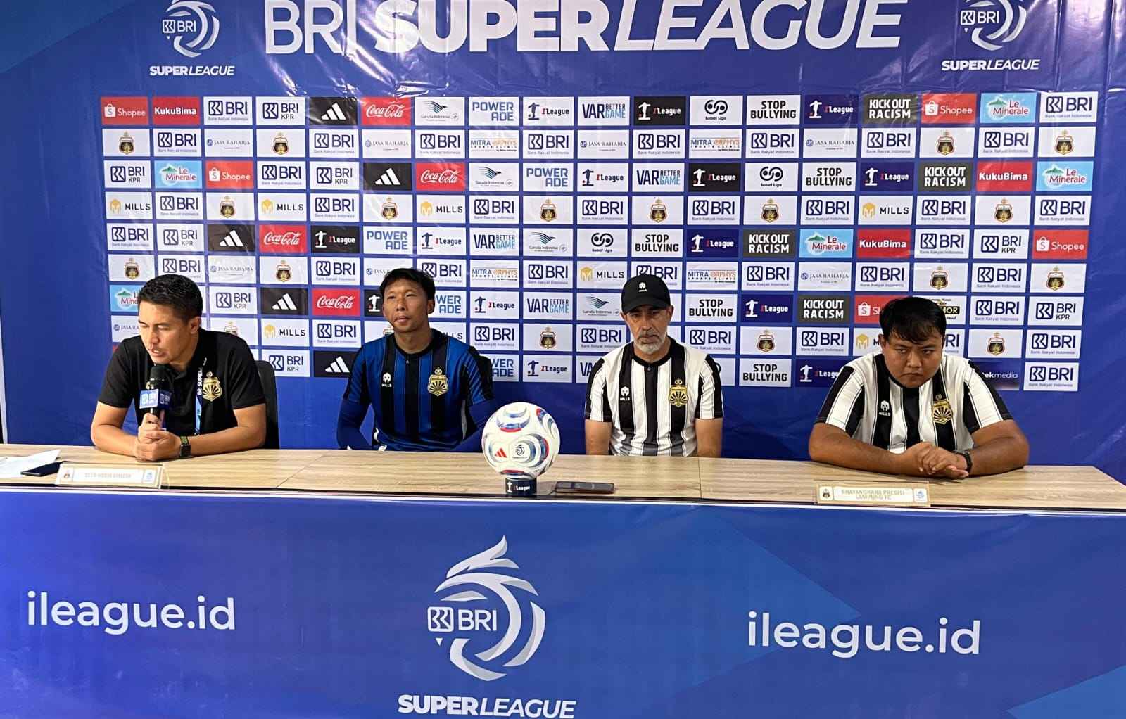 Bhayangkara Lampung vs Persebaya: Oscar Bruzon Bicara Dominasi dan Ancaman Bajul Ijo