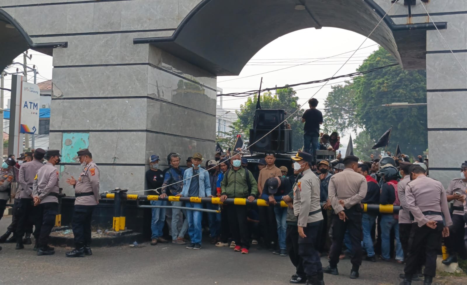 DRL Gelar Aksi di Kejati dan DPRD Lampung, Sampaikan Tiga Tuntutan soal Register 19