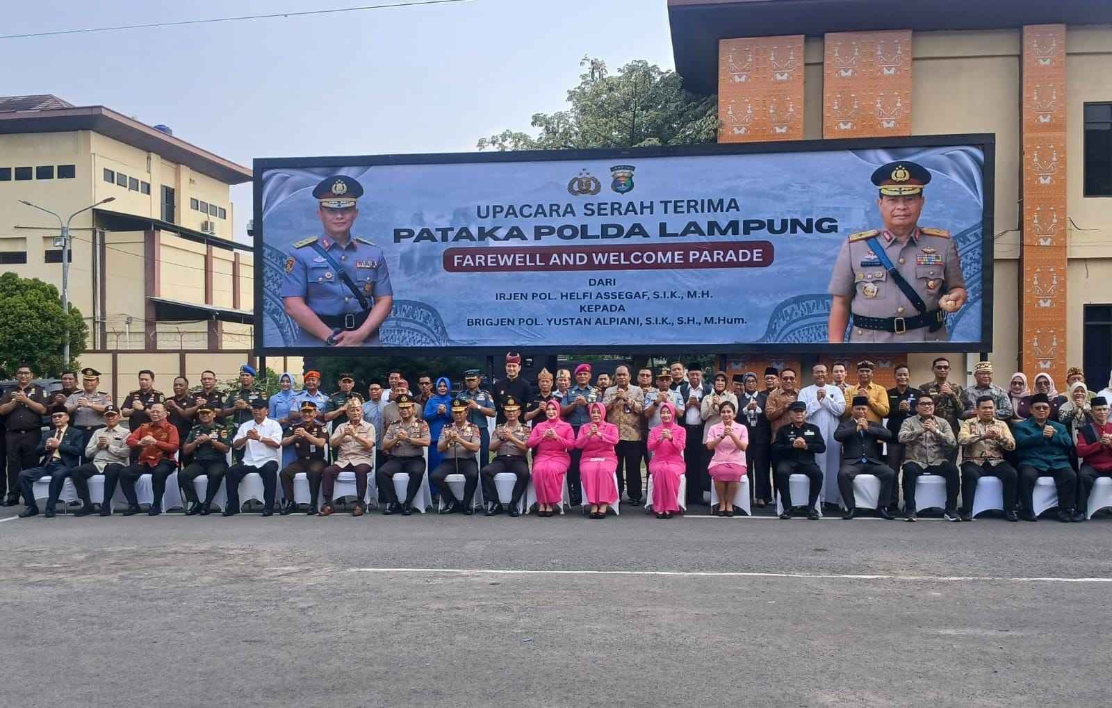 Yustan Alpiani Resmi Pimpin Polda Lampung, Helfi Assegaf Serahkan Pataka