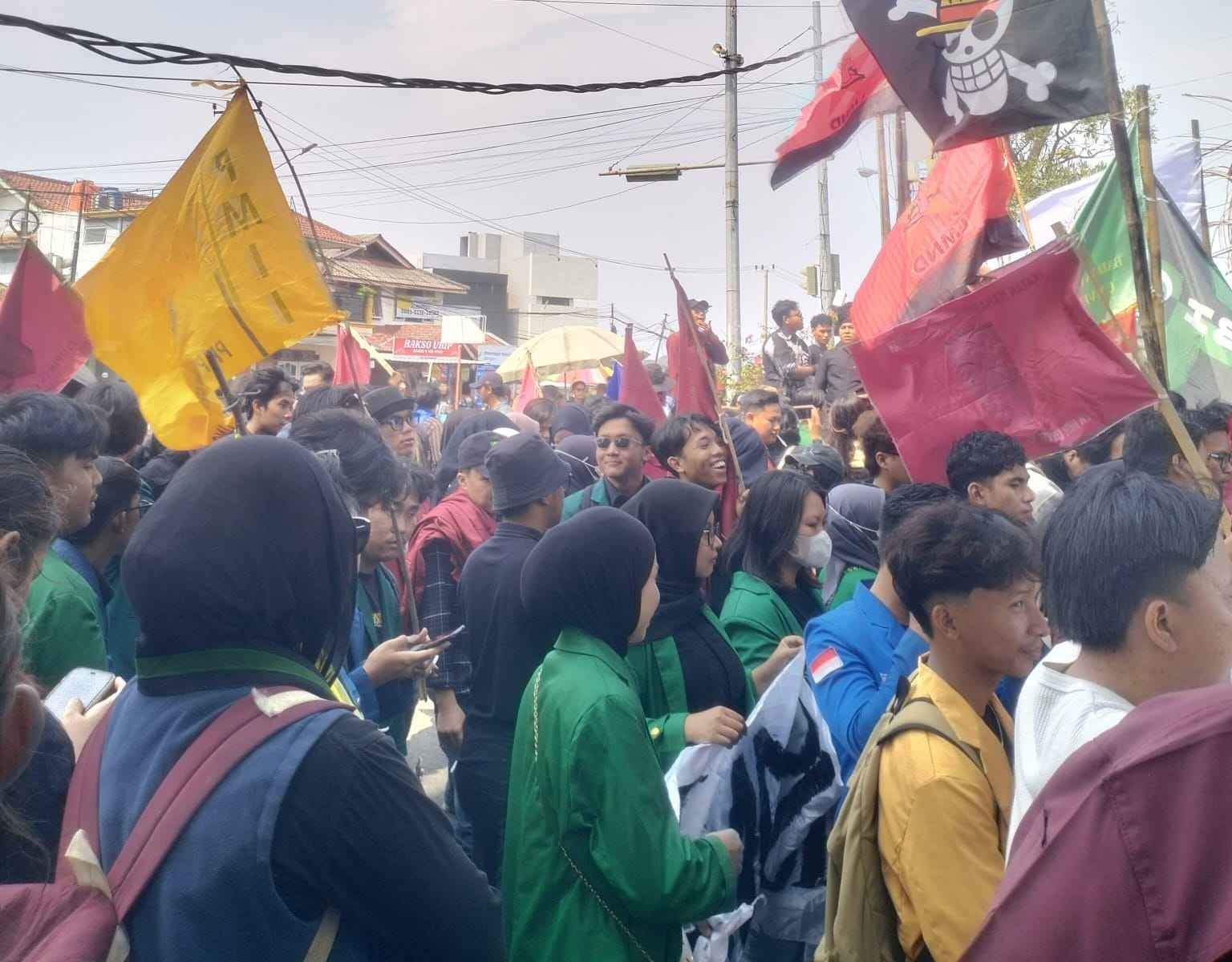 Aliansi Lampung Gelar Aksi di Kantor Pemprov, Sampaikan Delapan Tuntutan