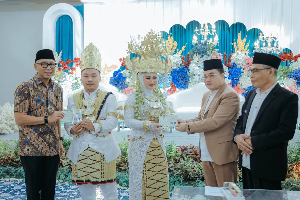 Gubernur Mirza Saksikan 31 Pasangan Ikuti Nikah Massal Begawi Cinta Lampung 2026