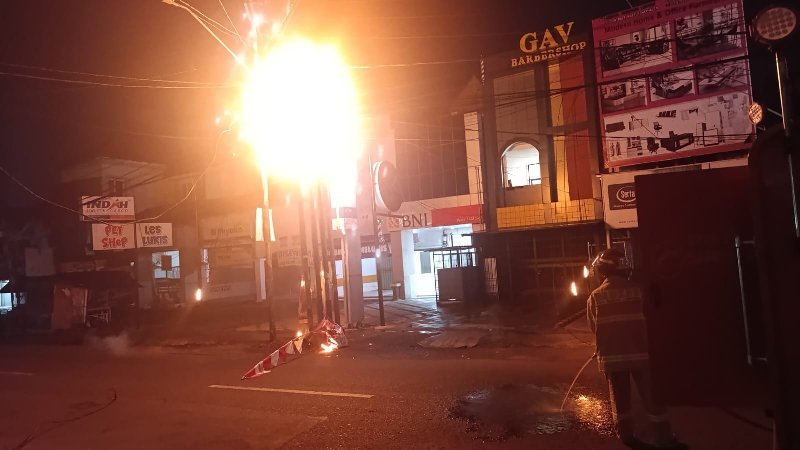 Dugaan Korsleting di Gardu Listrik Picu Kebakaran Kabel di Way Halim Bandar Lampung