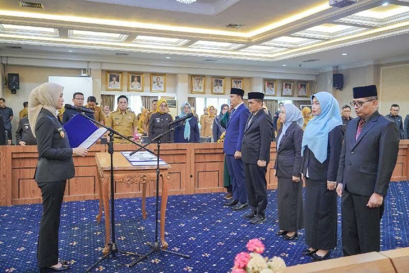 Wakil Gubernur Lampung Jihan Nurlela saat melantik pejabat eselon dua di lingkungan Pemprov Lampung
