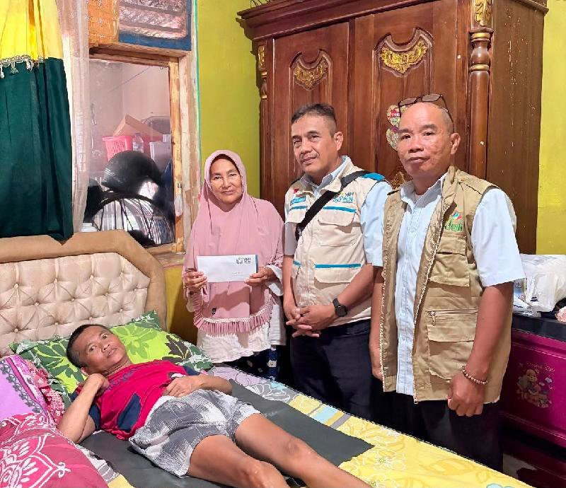 YBM PLN UP3 Tanjung Karang Peduli, Bantu Biaya Pengobatan Warga Sukadana Ham