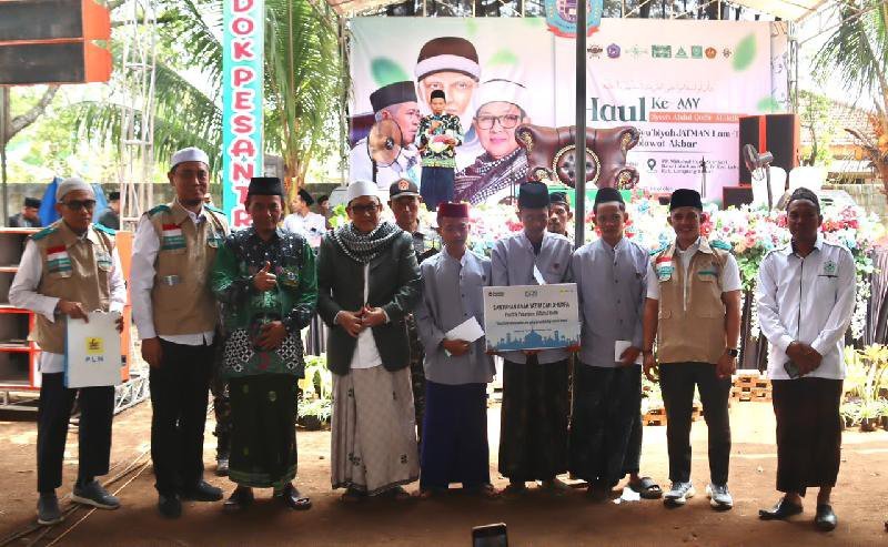 PLN UP3 Metro Santuni 69 Santri Yatim Piatu dan Duafa di Lampung Timur