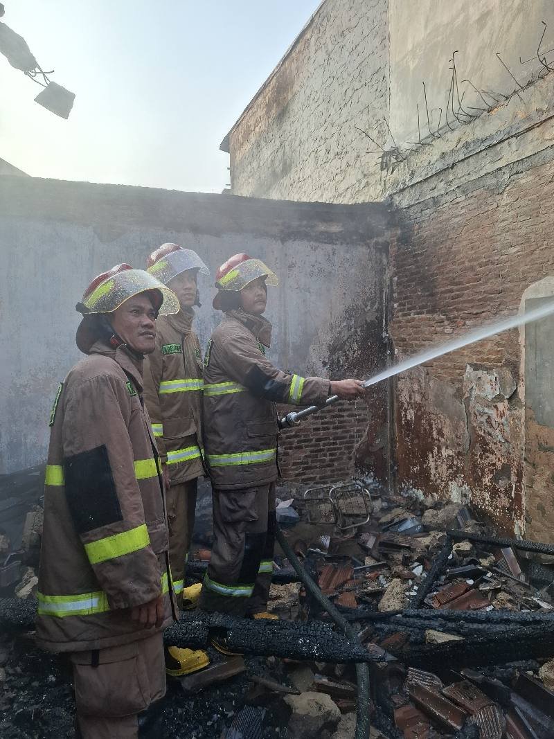 Kebakaran Rumah di Perumahan Griya Indah Bandar Lampung Diduga Dipicu Korsleting Kulkas