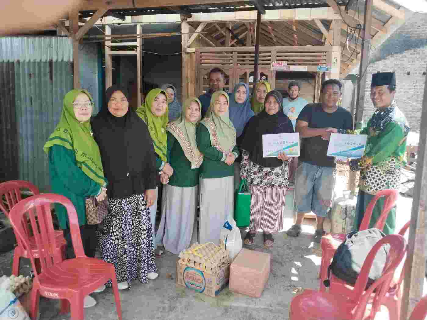 UPZIS LAZISNU Balik Bukit Salurkan Donasi untuk Korban Kebakaran