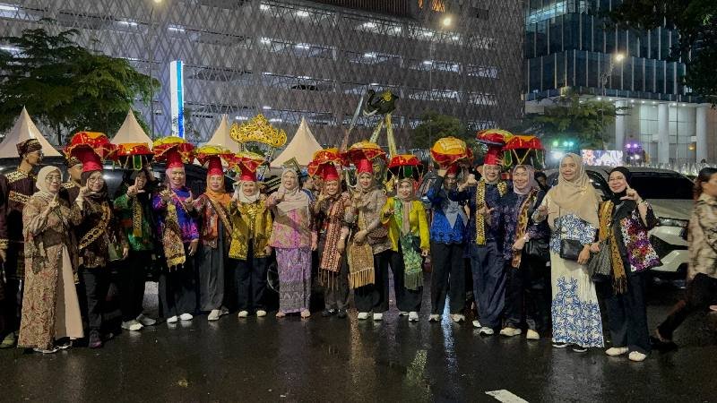 Eva Dwiana Hadiri Festival Karnaval Nusantara di Rakernas XVIII APEKSI Medan