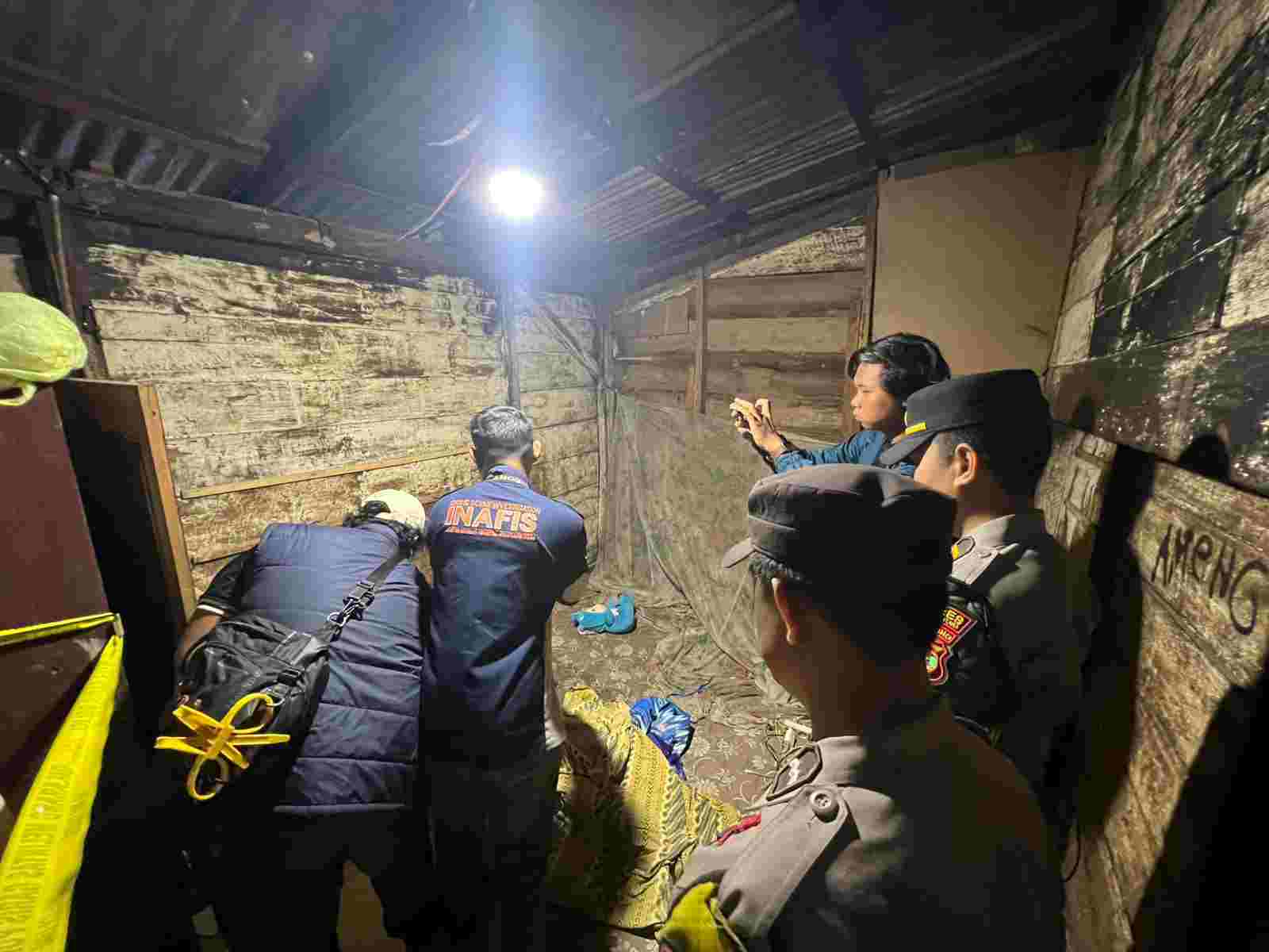 Warga Bukit Kemuning Ditemukan Tak Bernyawa di Kamar Rumah, Polisi Olah TKP