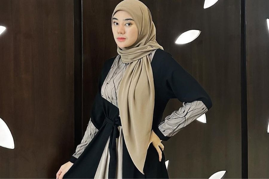 Clara Shinta Bungkam Saat Hadiri Sidang Cerai di Jakarta Selatan