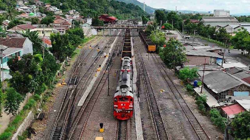 KAI Divre IV Tanjung karang Angkut 13,87 Juta Ton Barang pada Semester I 2026