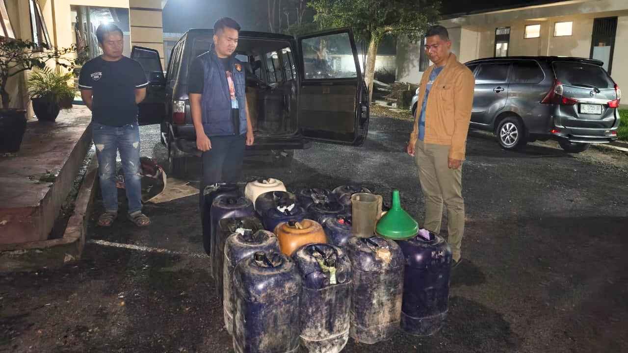 Polisi Sita 337 Liter BBM Subsidi di Lampung Barat, Satu Tersangka Diamankan