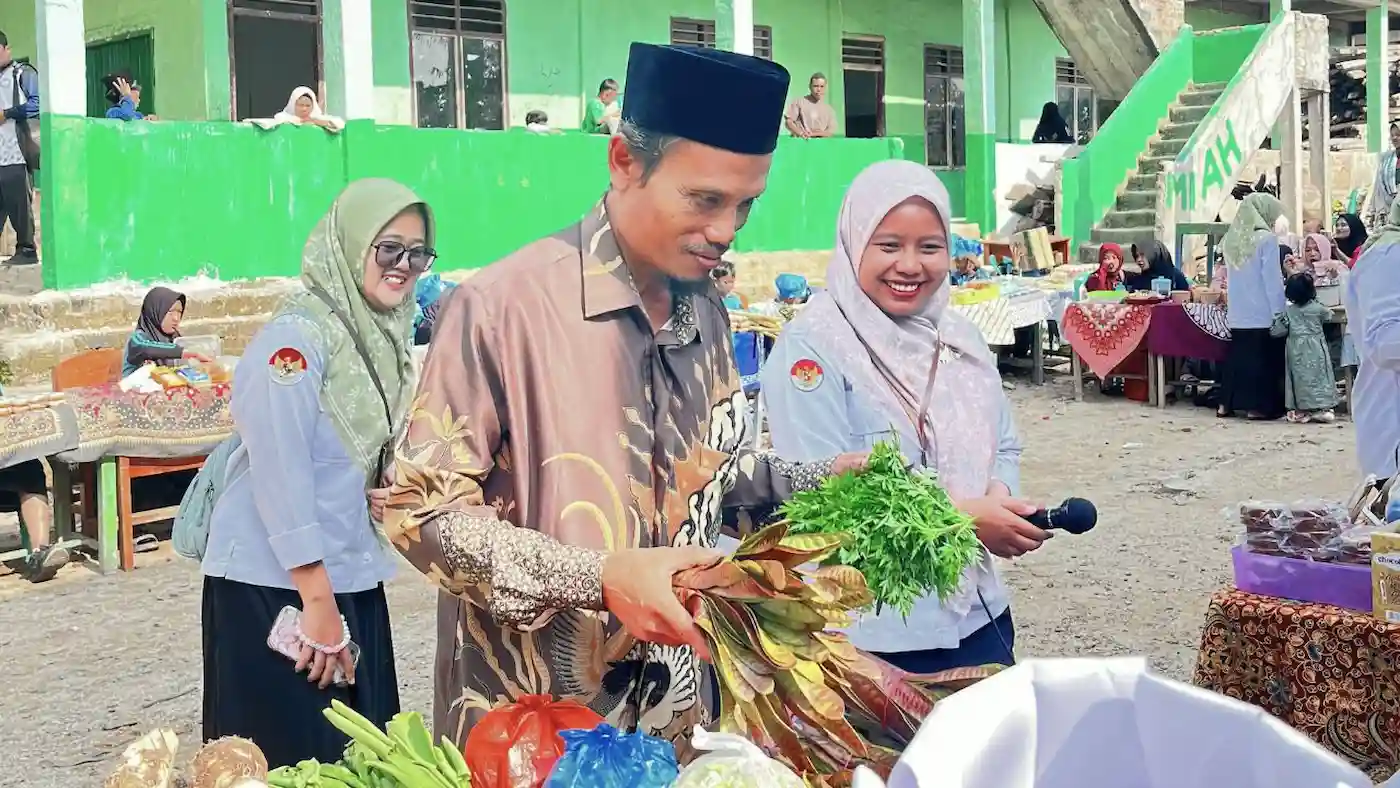 Market Day MI Alhasyimiyah Sumber Alam, Ajang Latih Jiwa Wirausaha Sejak Dini