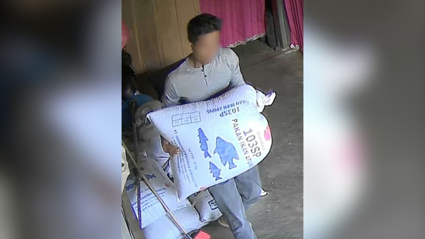 Viral! Pria Curi Satu Karung Kopi Kering di Kegeringan, Pelaku Sudah Diamankan
