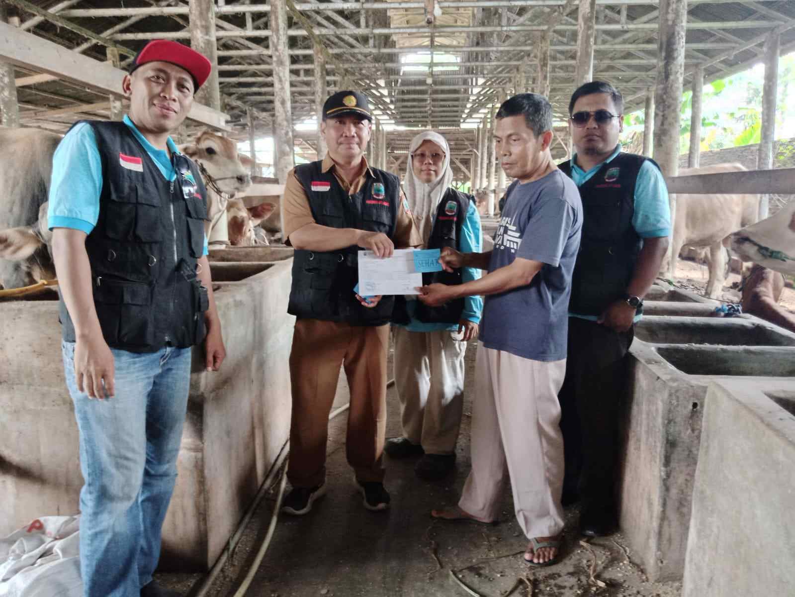 UPTD Puskeswan Jatiagung Periksa Hewan Kurban Jelang Iduladha