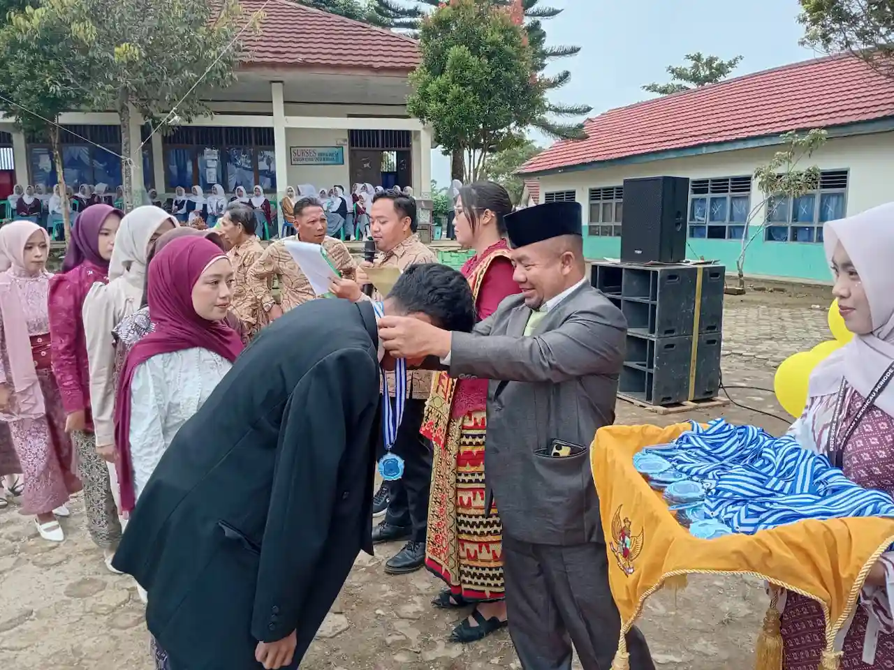 197 Siswa SMAN 1 Sekincau Lulus, 94 Tembus PTN Jalur Undangan