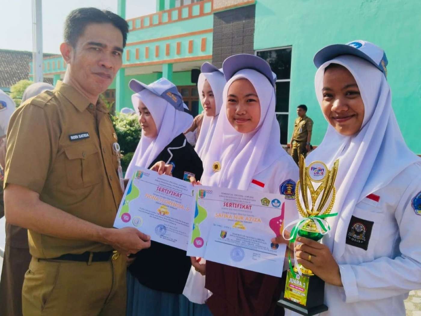 Juara Umum FLS2N-O2SN, SMAN 1 Pesisir Tengah Beri Reward Siswa