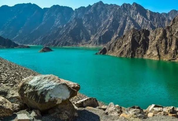 Danau Batu Bacan Sukabumi Jadi Spot Swafoto Favorit Wisatawan