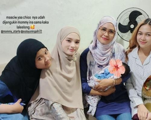 Inara Rusli Datang Jenguk Anak Keempat Virgoun, Hubungan Keduanya Kini Kian Hangat