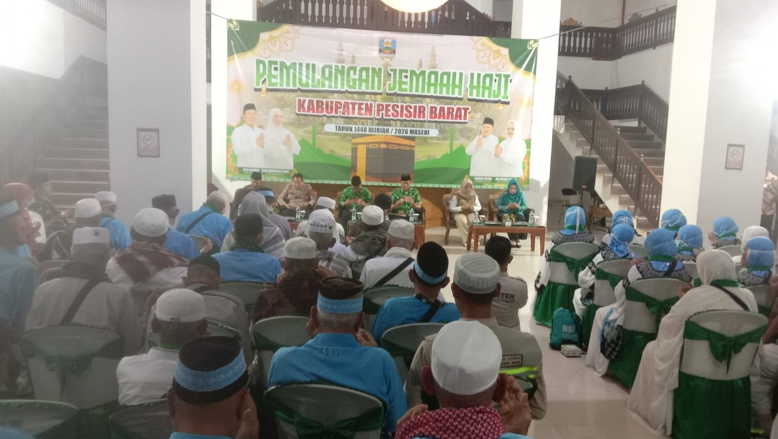 Pemkab Pesbar sambut kepulangan para jemaah haji Pesbar