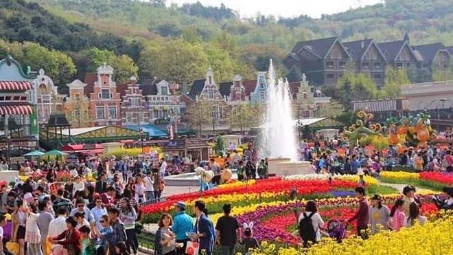 Wisata Ala Eropa di Bandung, Dari Kincir Angin hingga Taman Bunga