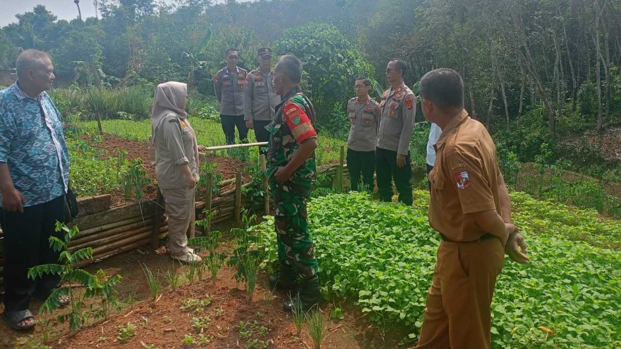 Polda Lampung Asistensi Pekarangan Bergizi di Lampung Utara
