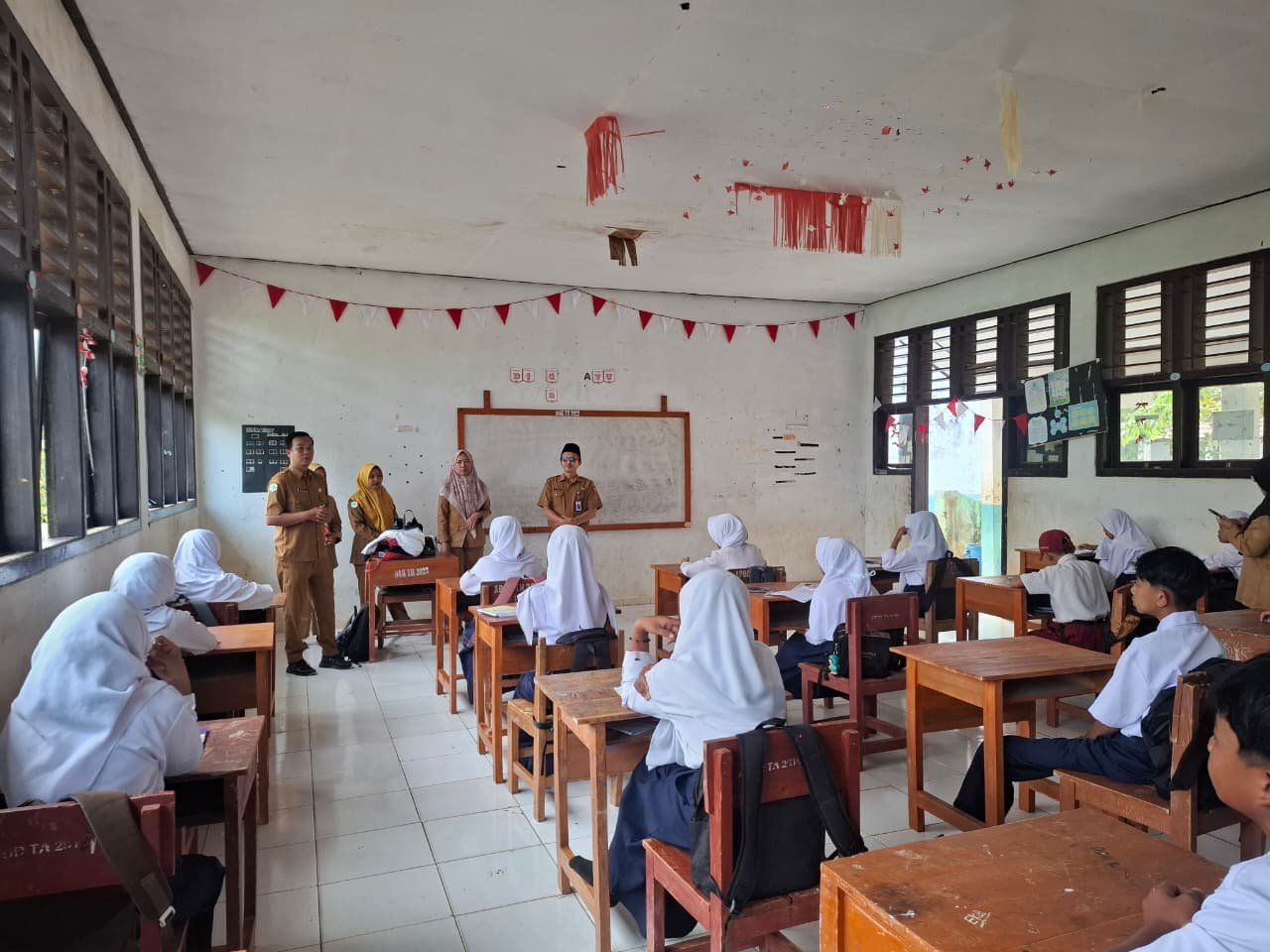 Cek Kesehatan Gratis di SMPN 1 Pagardewa, Pelajar Jalani Skrining Gizi hingga Anemia