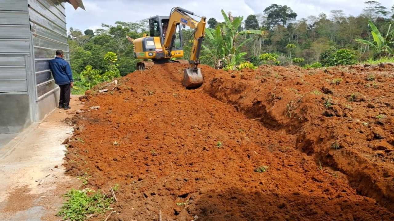 Lahan Parkir Curug Tumbuk Ati Ditata, Pemdes Way Petai Lengkapi Fasilitas Wisata