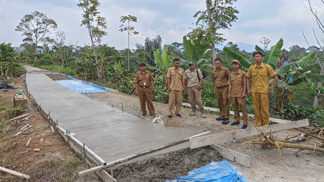 Jalan Poros Pekon Sidodadi Dibangun, Warga Apresiasi Pemkab Lampung Barat dan DPRD