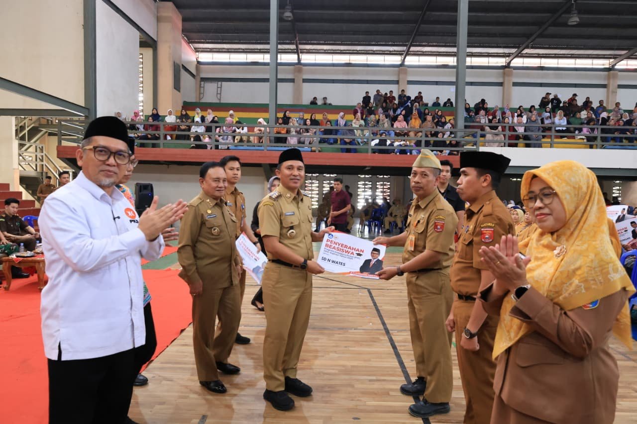 2.508 Siswa Lampung Barat Terima PIP 2026, Parosil Apresiasi Perjuangan Al Muzammil Yusuf